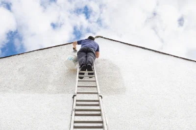 Peinture extérieure à la Chapelle-Taillefert — façades et ravalement